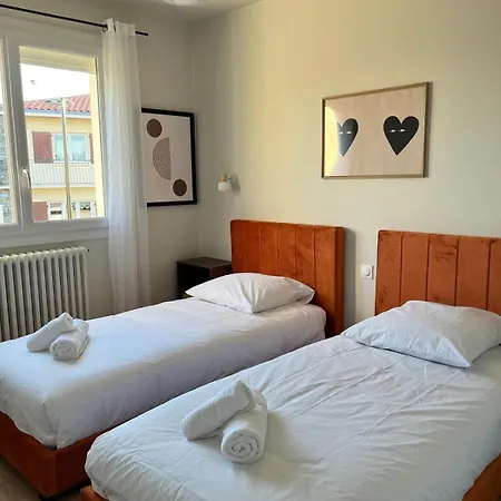Hébergement de vacances Chez Riri Et Mimi, 6-8 Personnes Avec Grande Salle De Jeux