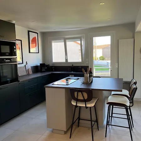 Chez Riri Et Mimi, 6-8 Personnes Avec Grande Salle De Jeux
