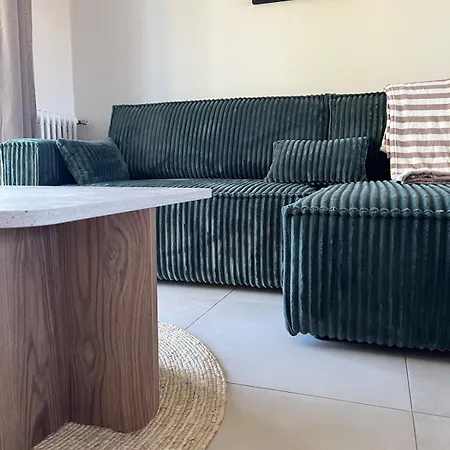 Hébergement de vacances Chez Riri Et Mimi, 6-8 Personnes Avec Grande Salle De Jeux