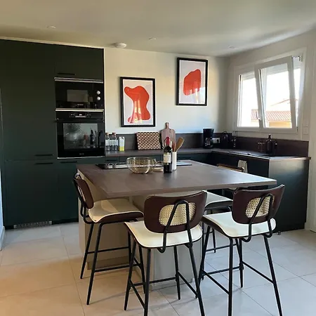 Chez Riri Et Mimi, 6-8 Personnes Avec Grande Salle De Jeux Hébergement de vacances Chambretaud
