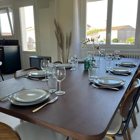 Chez Riri Et Mimi, 6-8 Personnes Avec Grande Salle De Jeux Hébergement de vacances Chambretaud