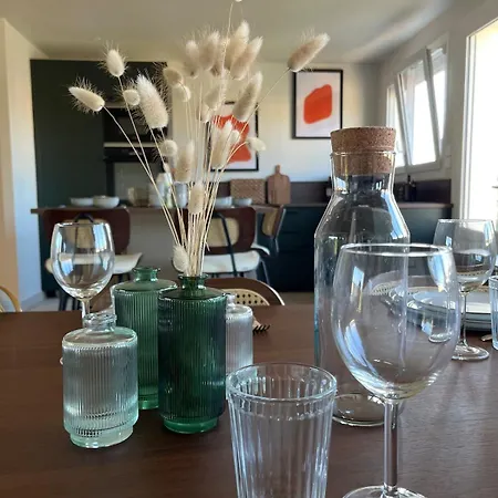 Chez Riri Et Mimi, 6-8 Personnes Avec Grande Salle De Jeux *