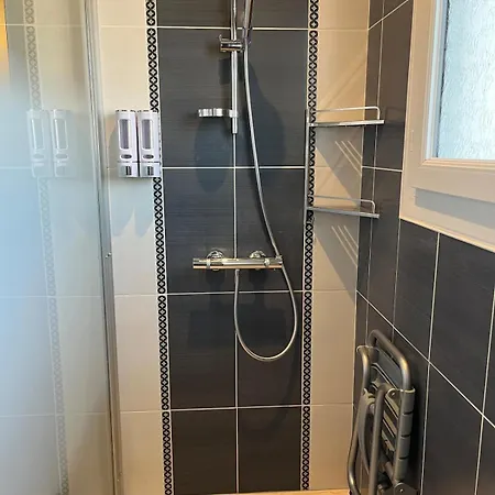 Hébergement de vacances Chez Riri Et Mimi, 6-8 Personnes Avec Grande Salle De Jeux Chambretaud